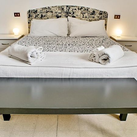 Colorato E Vivace Bilocale Apartment ลุคคา ภายนอก รูปภาพ