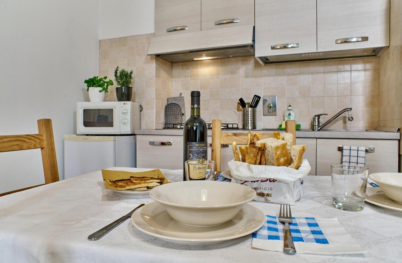 Colorato E Vivace Bilocale Apartment ลุคคา ภายนอก รูปภาพ