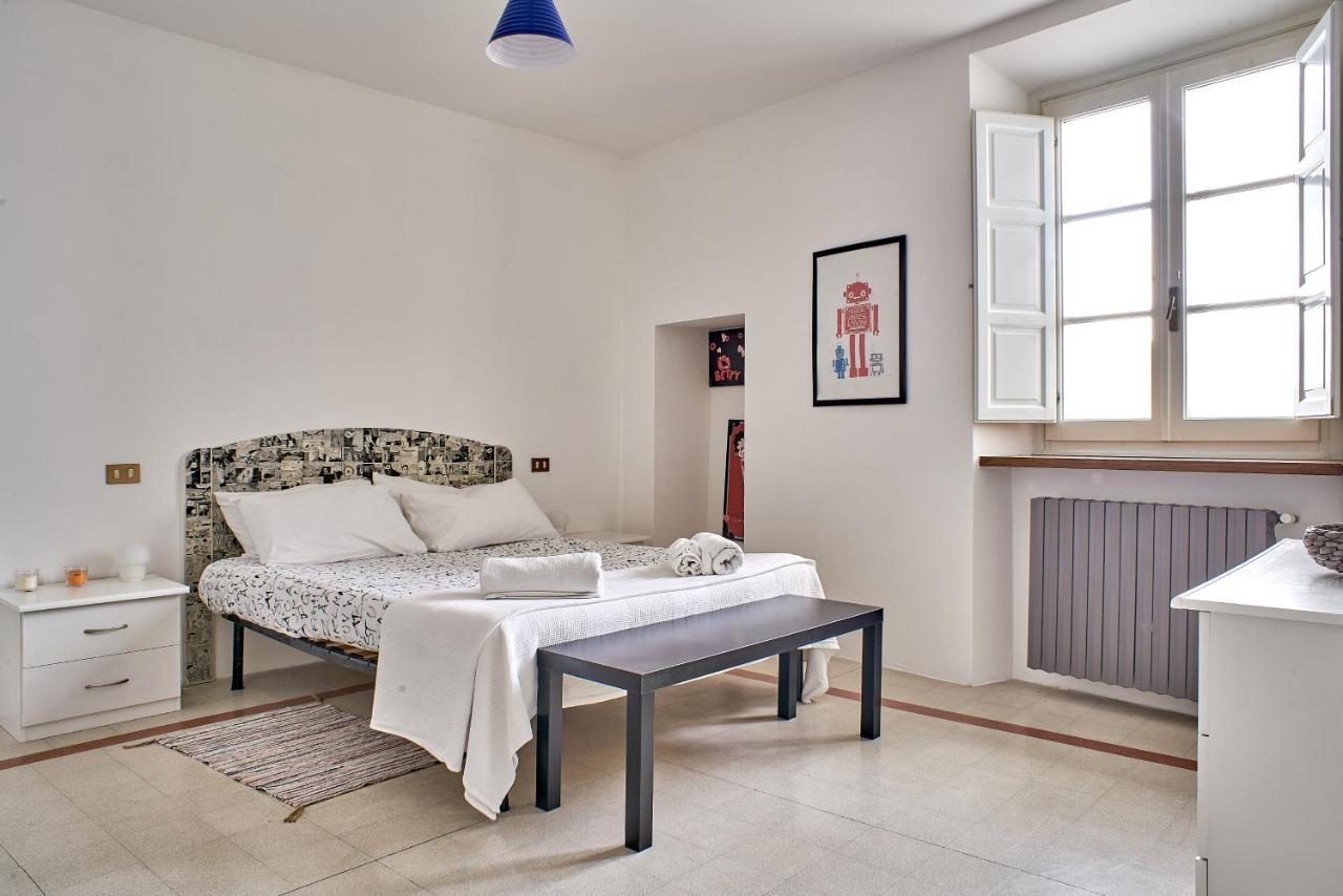 Colorato E Vivace Bilocale Apartment ลุคคา ภายนอก รูปภาพ