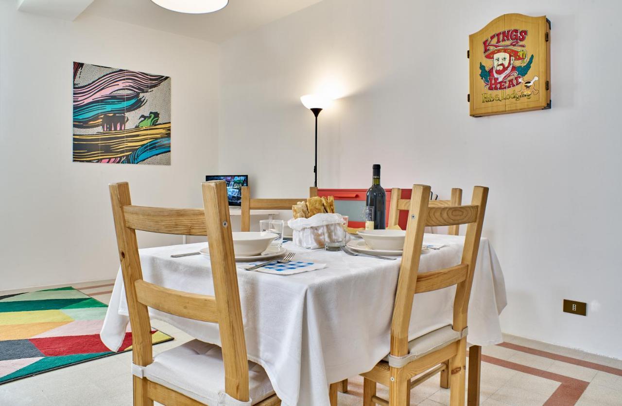 Colorato E Vivace Bilocale Apartment ลุคคา ภายนอก รูปภาพ